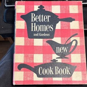 Better Homes and Gardens new Cookbook (vintage)